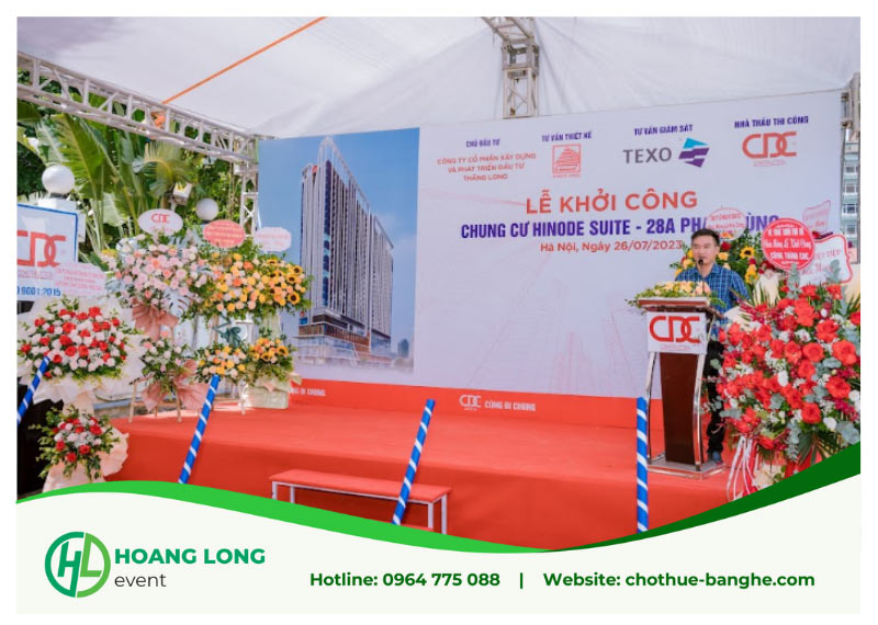 giá thuê bục phát biểu 